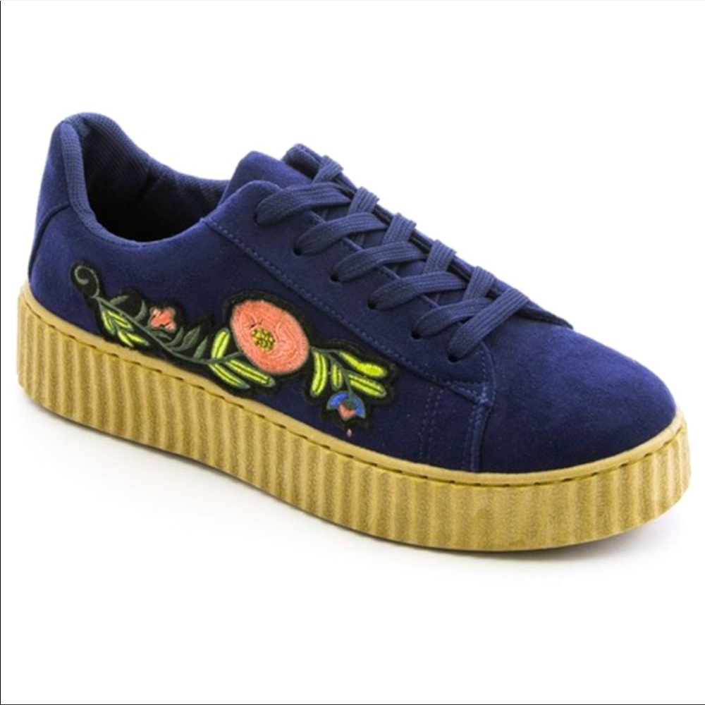 ‼️Floral Embroidered Sneakers‼️